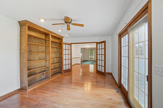 1054 Bourgogne Avenue, Bowling Green, OH 43402