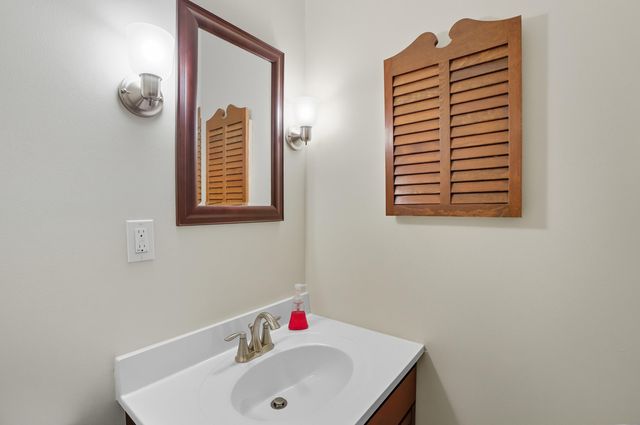 1054 Bourgogne Avenue, Bowling Green, OH 43402