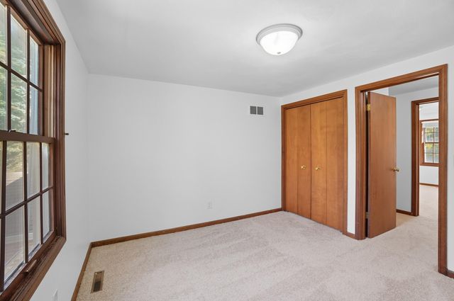 1054 Bourgogne Avenue, Bowling Green, OH 43402