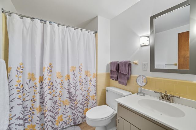 1054 Bourgogne Avenue, Bowling Green, OH 43402