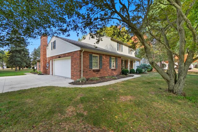 1054 Bourgogne Avenue, Bowling Green, OH 43402