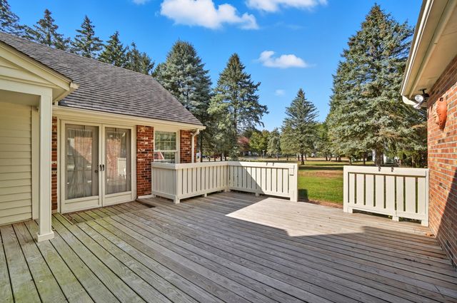 1054 Bourgogne Avenue, Bowling Green, OH 43402
