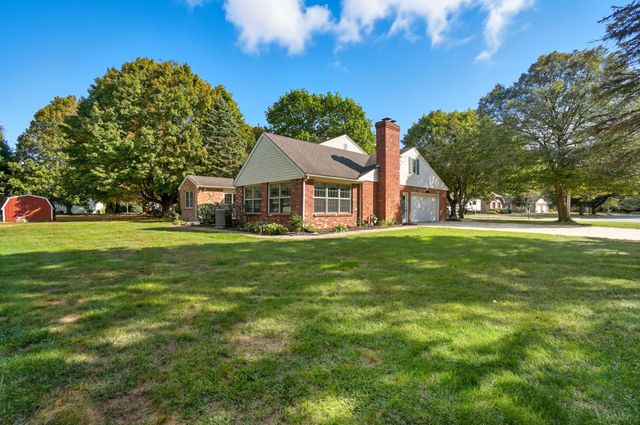 1054 Bourgogne Avenue, Bowling Green, OH 43402