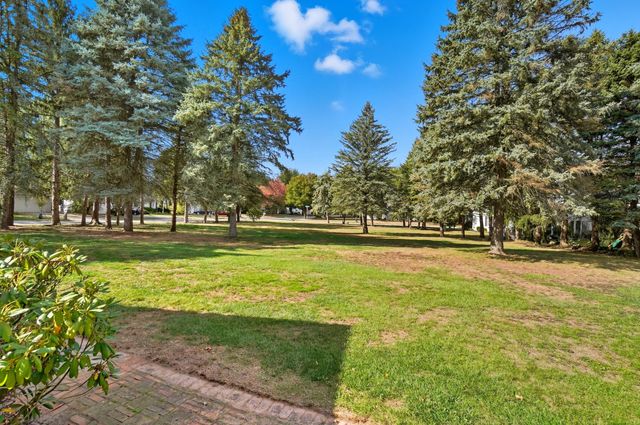 1054 Bourgogne Avenue, Bowling Green, OH 43402