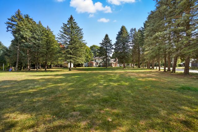 1054 Bourgogne Avenue, Bowling Green, OH 43402