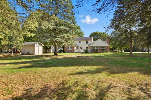 1054 Bourgogne Avenue, Bowling Green, OH 43402