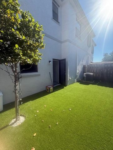 523 SW 19th Terrace, Fort Lauderdale, FL 33312