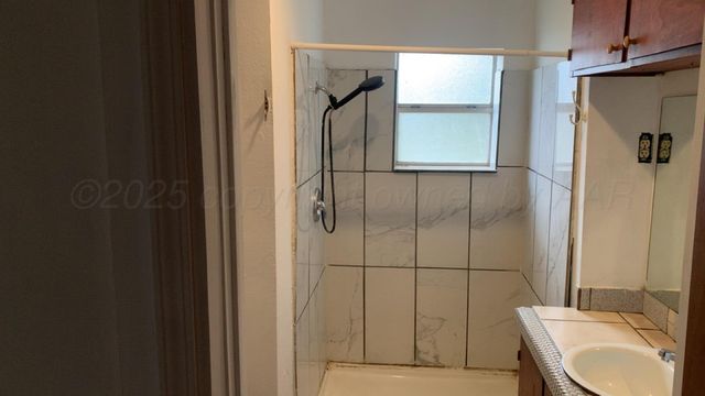 231 Main Street, Quitaque, TX 79255