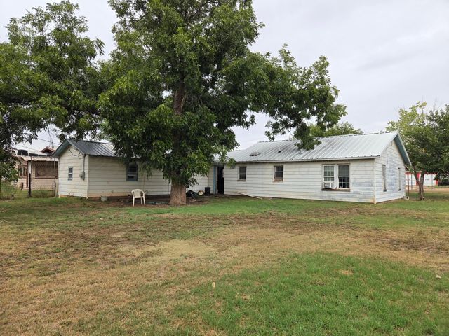231 Main Street, Quitaque, TX 79255