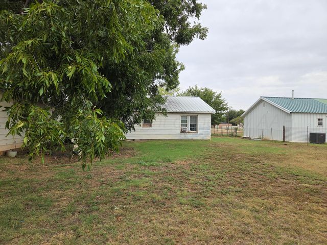 231 Main Street, Quitaque, TX 79255