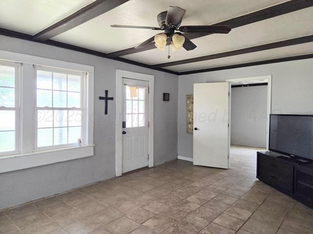 231 Main Street, Quitaque, TX 79255