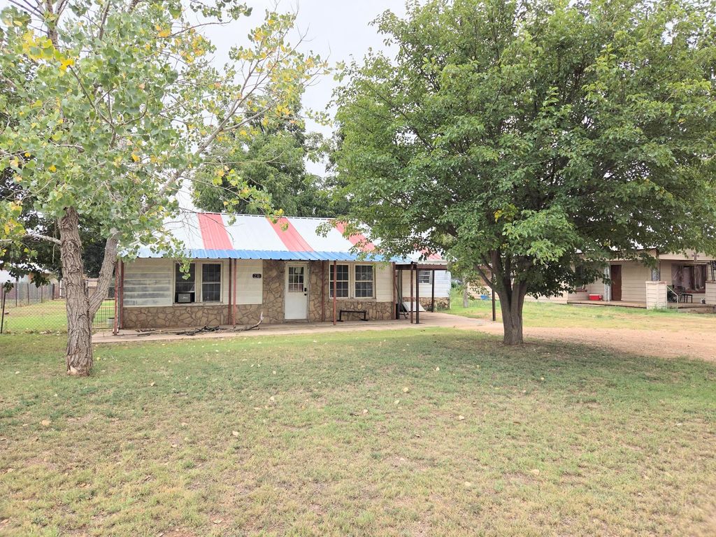 231 Main Street, Quitaque, TX 79255