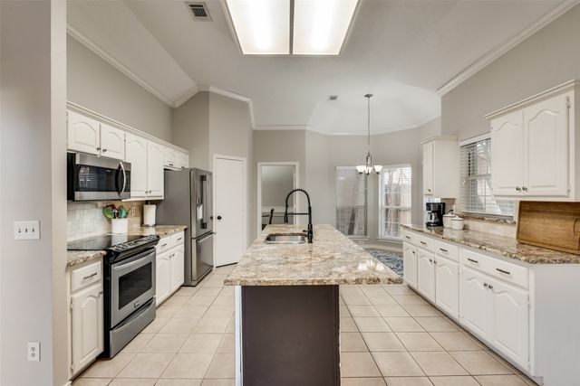 2124 Green Hill Drive, Mckinney, TX 75072