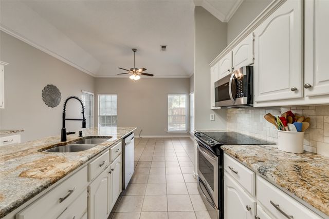 2124 Green Hill Drive, Mckinney, TX 75072