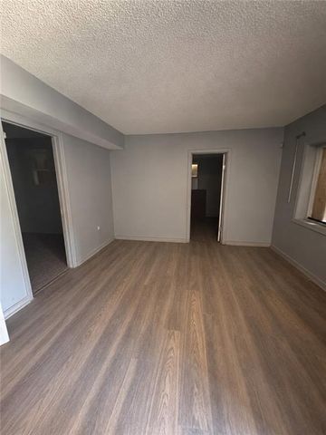 518 Blue Ridge Boulevard, Kansas City, MO 64125