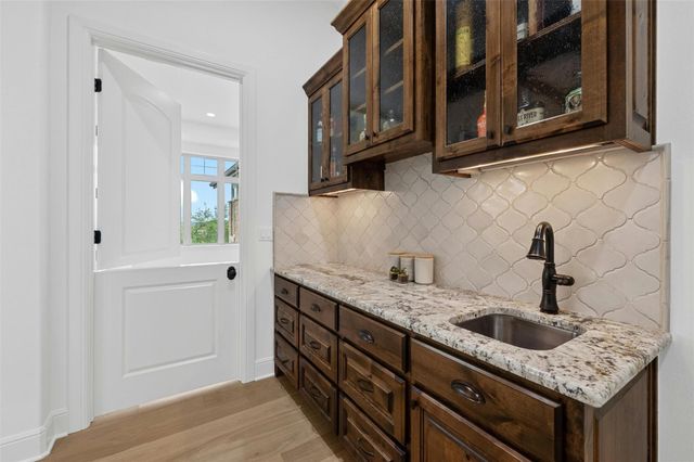 8024 Carlton Ridge CV, Austin, TX 78738