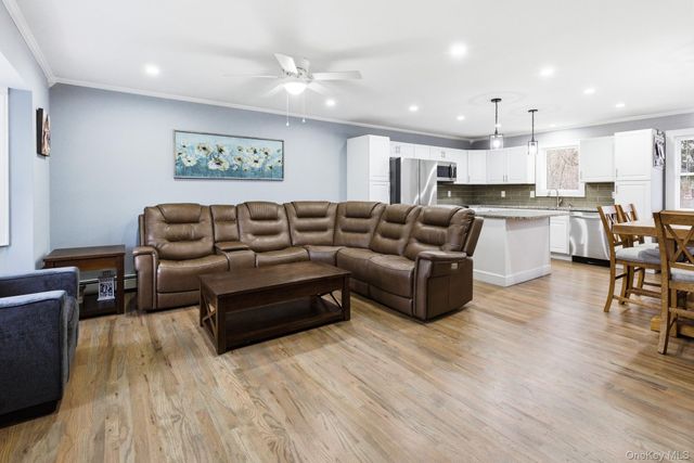 425 Macdonald Avenue, Bellport, NY 11713