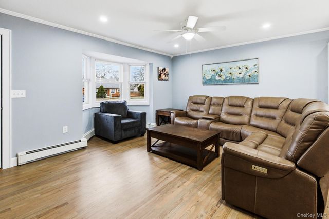 425 Macdonald Avenue, Bellport, NY 11713