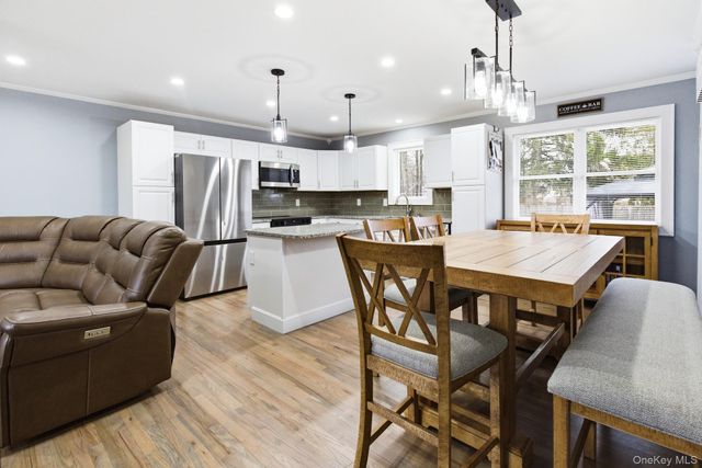 425 Macdonald Avenue, Bellport, NY 11713