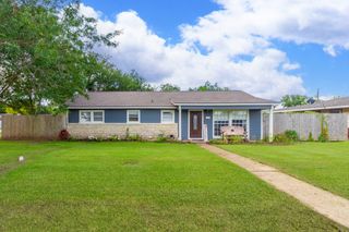 2001 N Avenue H, Freeport, TX 77541