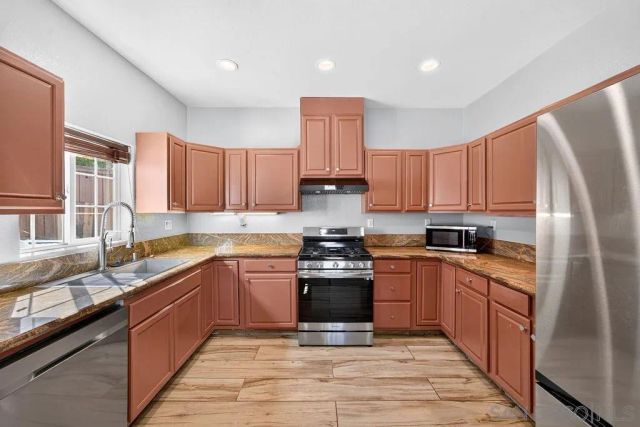 428 Granite, Lake Elsinore, CA 92530