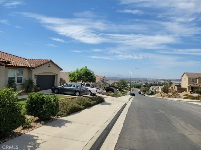 7039 N Antique Street N, San Bernardino, CA 92407