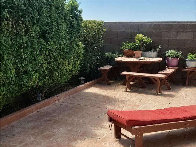 7039 N Antique Street N, San Bernardino, CA 92407