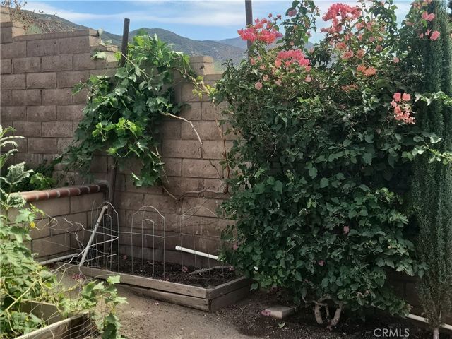 7039 N Antique Street N, San Bernardino, CA 92407