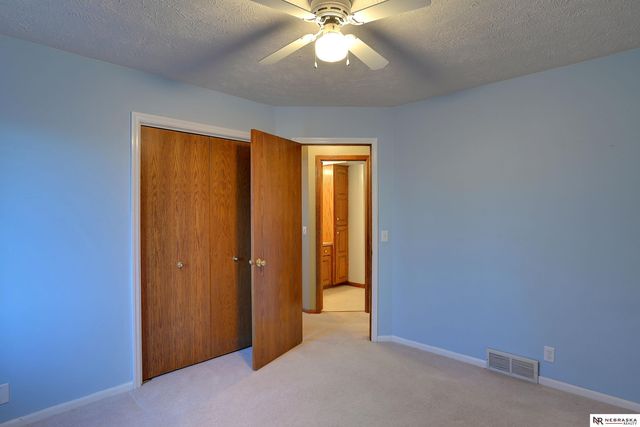 16034 Chicago Street, Omaha, NE 68118