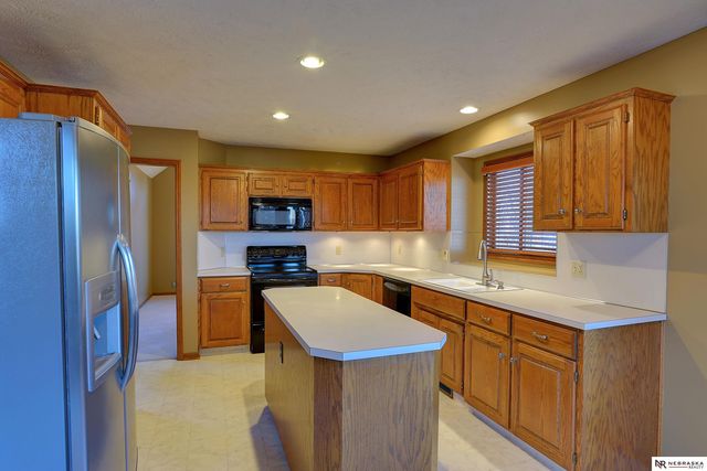 16034 Chicago Street, Omaha, NE 68118