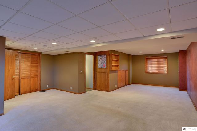 16034 Chicago Street, Omaha, NE 68118