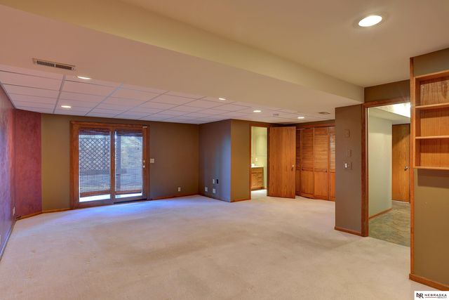 16034 Chicago Street, Omaha, NE 68118