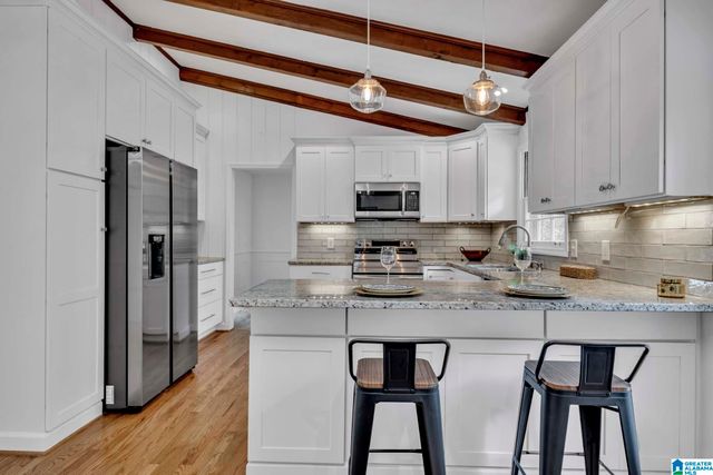 2836 VESTAVIA FOREST PLACE, Vestavia Hills, AL 35216