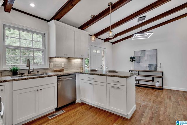 2836 VESTAVIA FOREST PLACE, Vestavia Hills, AL 35216