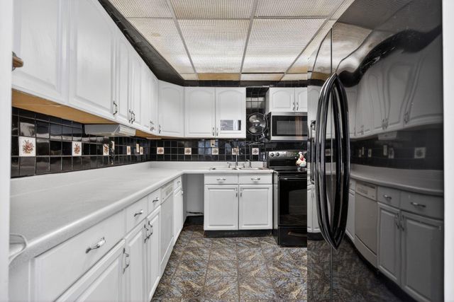 225 S Sequoia Drive, West Palm Beach, FL 33409