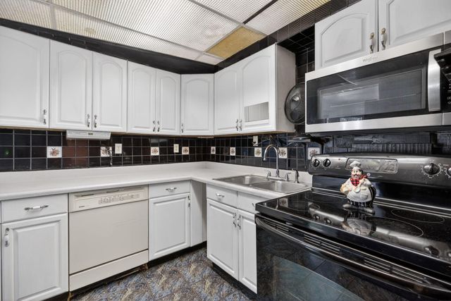 225 S Sequoia Drive, West Palm Beach, FL 33409