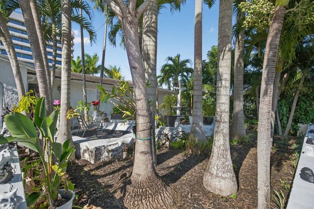 225 S Sequoia Drive, West Palm Beach, FL 33409