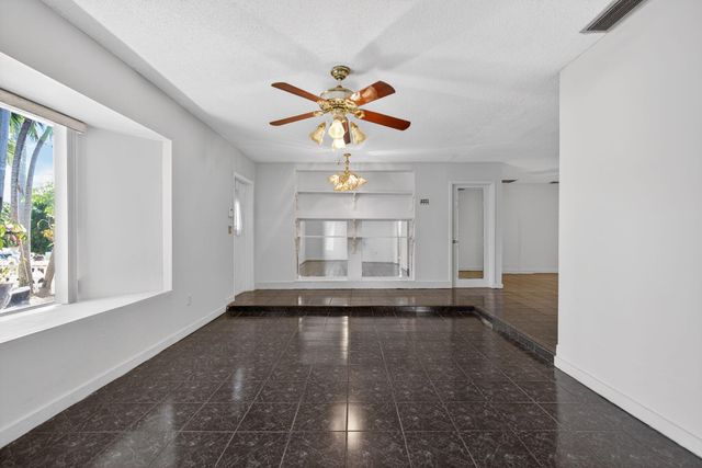 225 S Sequoia Drive, West Palm Beach, FL 33409