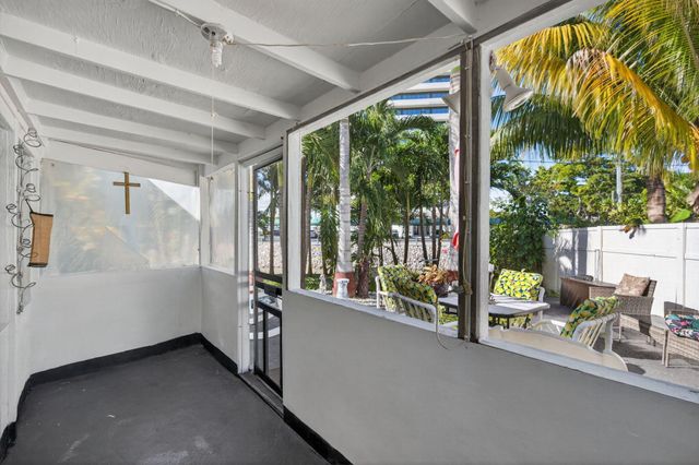 225 S Sequoia Drive, West Palm Beach, FL 33409