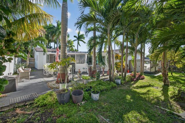 225 S Sequoia Drive, West Palm Beach, FL 33409