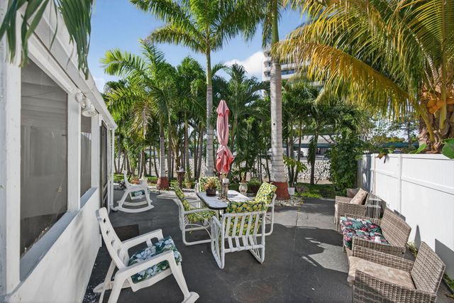 225 S Sequoia Drive, West Palm Beach, FL 33409