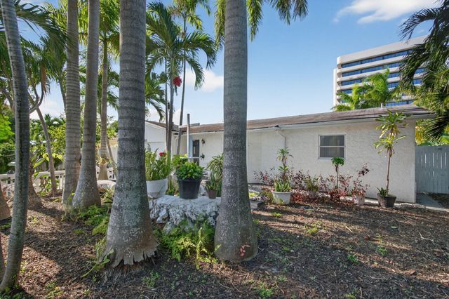 225 S Sequoia Drive, West Palm Beach, FL 33409