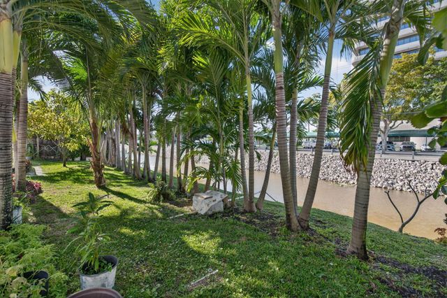 225 S Sequoia Drive, West Palm Beach, FL 33409