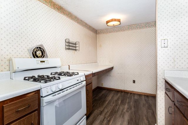 1687 Brookfield Square S, Columbus, OH 43229