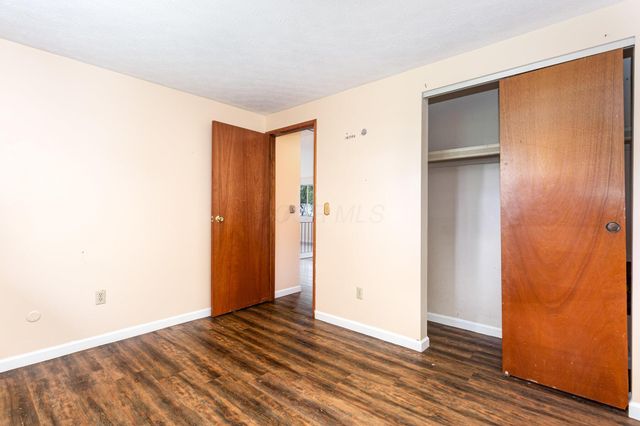 1687 Brookfield Square S, Columbus, OH 43229