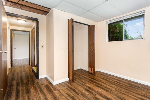 1687 Brookfield Square S, Columbus, OH 43229