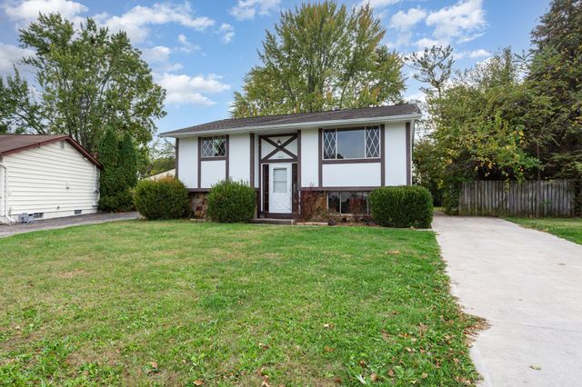 1687 Brookfield Square S, Columbus, OH 43229