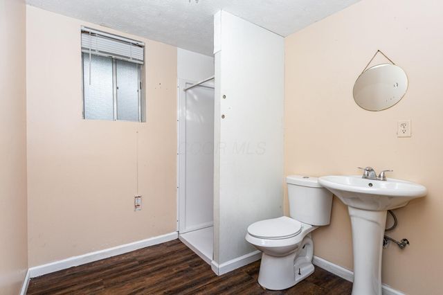 1687 Brookfield Square S, Columbus, OH 43229