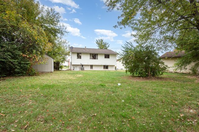 1687 Brookfield Square S, Columbus, OH 43229