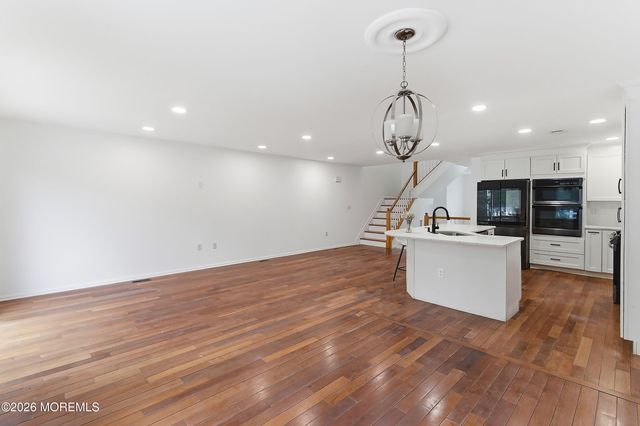 35 Harbor Bay Circle 384, Laurence Harbor, NJ 08879